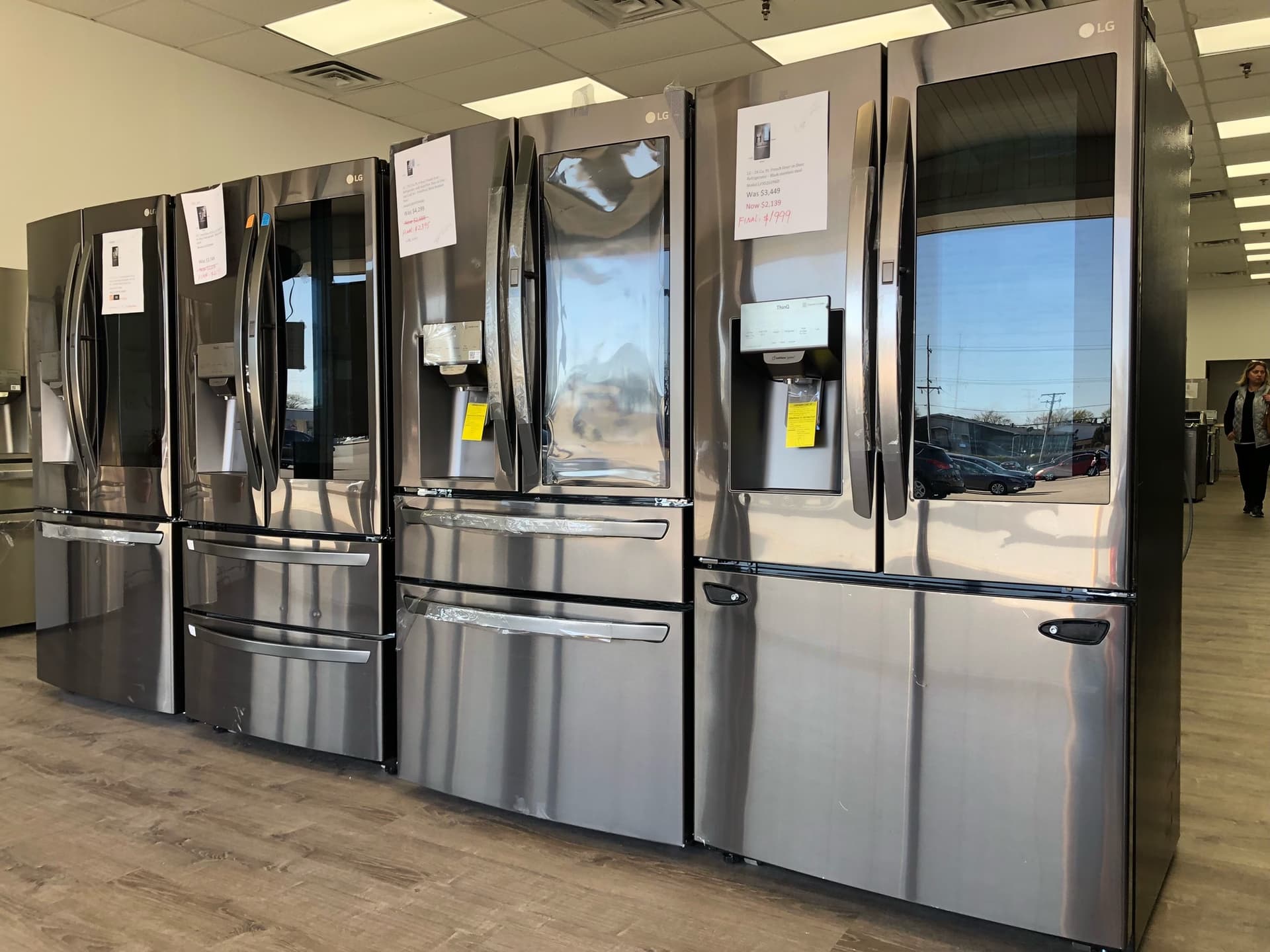 Elkhorn Blvd Showroom